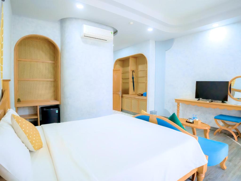 Phòng Premium Nhìn Ra Hồ Bơi