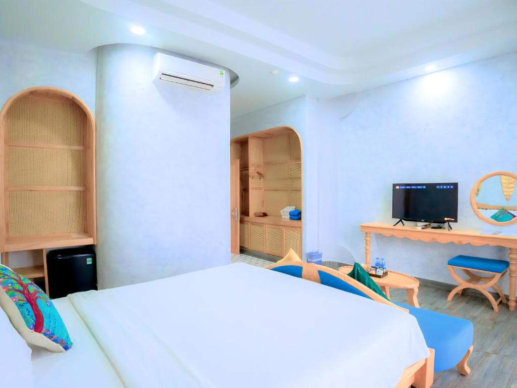 Phòng Premium Nhìn Ra Hồ Bơi