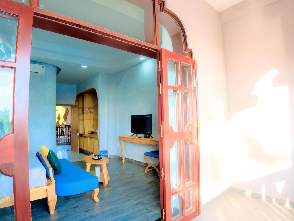 Phòng Premium Nhìn Ra Hồ Bơi