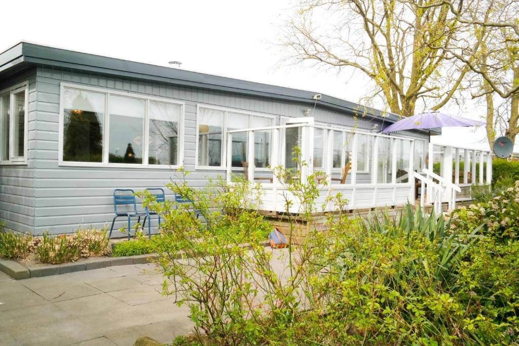 Bijzonder chalet An der Marina met sauna - Two-Bedroom Chalet