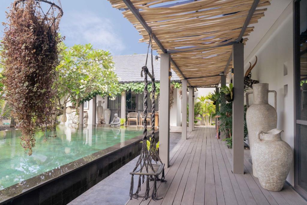 Bazén v ubytování Sin Nombre Bali - Sauna, Ice Bath & Roof Terrace nebo v jeho okolí