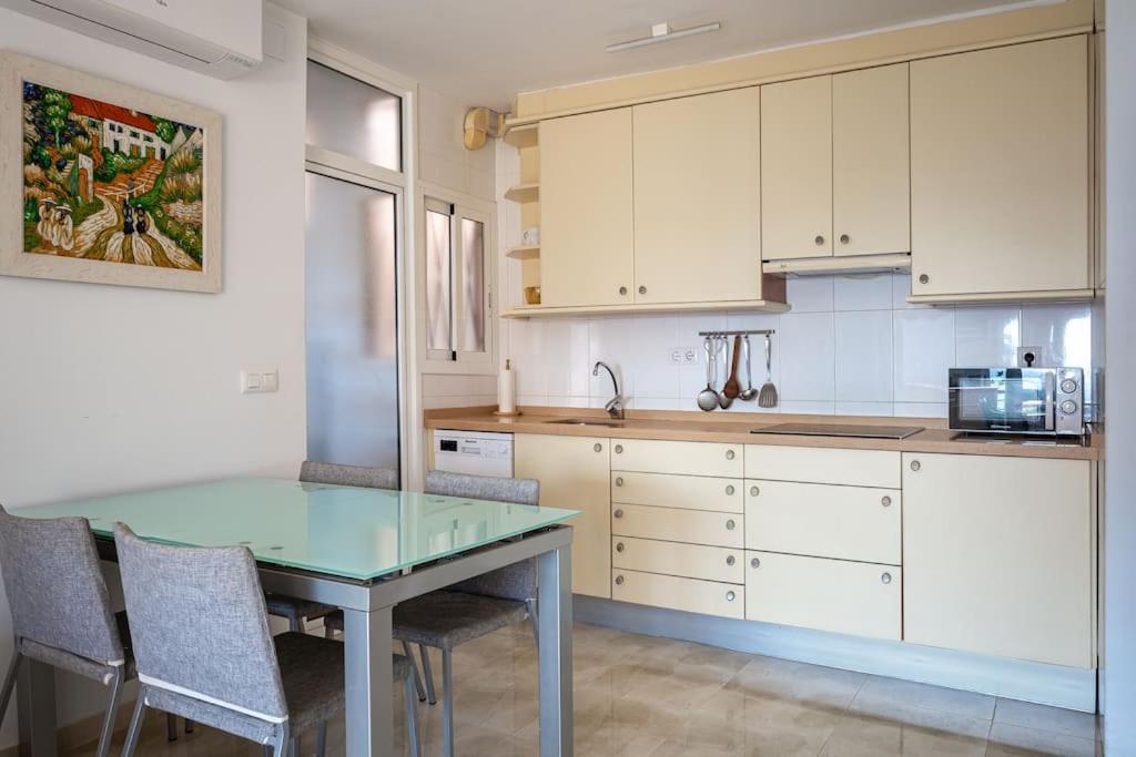Kuchyň nebo kuchyňský kout v ubytování AT301 Apartamento a pocos metros de la playa de Altafulla