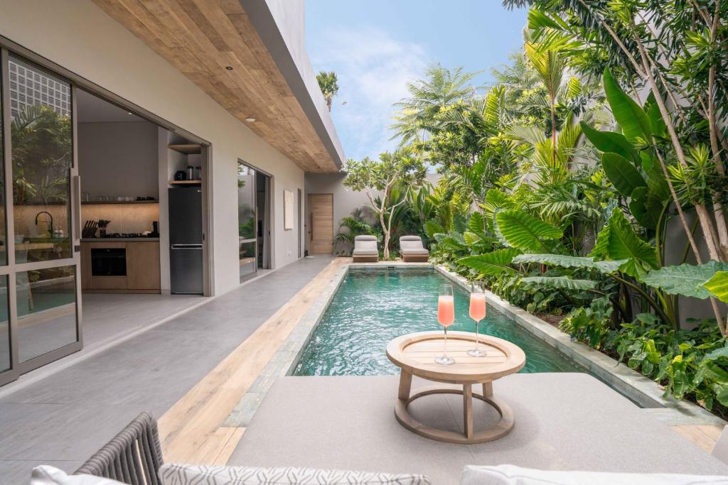 Bazén v ubytování Sin Nombre Bali - Sauna, Ice Bath & Roof Terrace nebo v jeho okolí