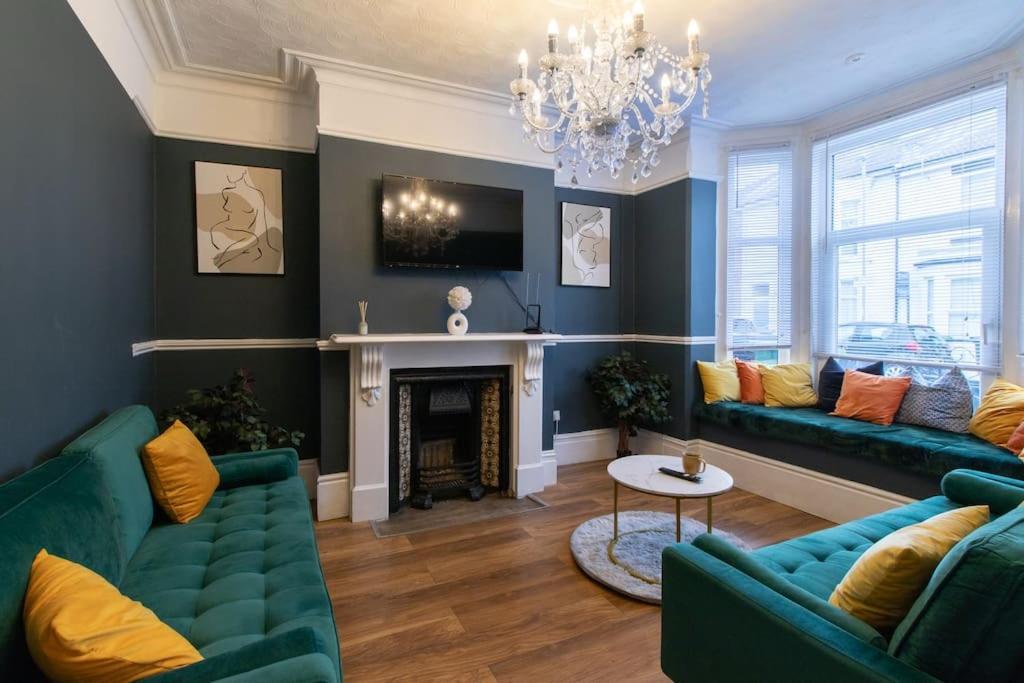 Χώρος καθιστικού στο Open Mind Property - Hot Tub, 5 Bedroom & Free Parking