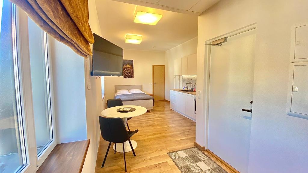 Kastani Factory Apartments - Apartment With Shower