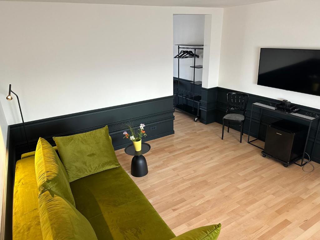 TV a/nebo společenská místnost v ubytování Panoramic Cetatuie