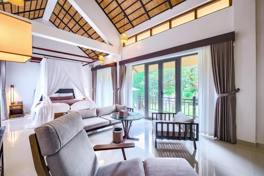 Posezení v ubytování THE BLOSSOM RESORT ISLAND DA NANG - Onsen Included
