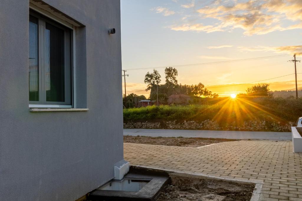 Východ nebo západ slunce při pohledu z apartmánu nebo okolí