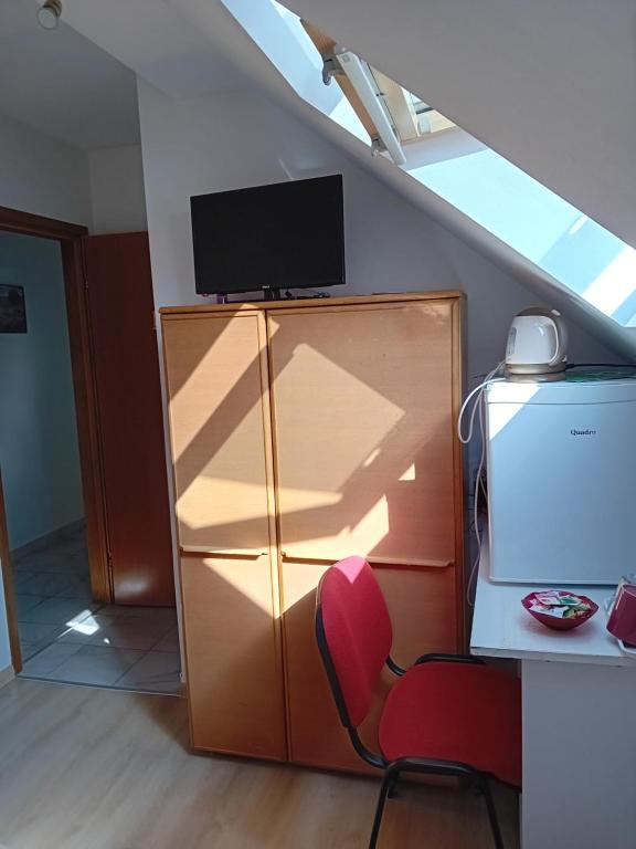 TV a/nebo společenská místnost v ubytování SOBE ŠOKČIĆ