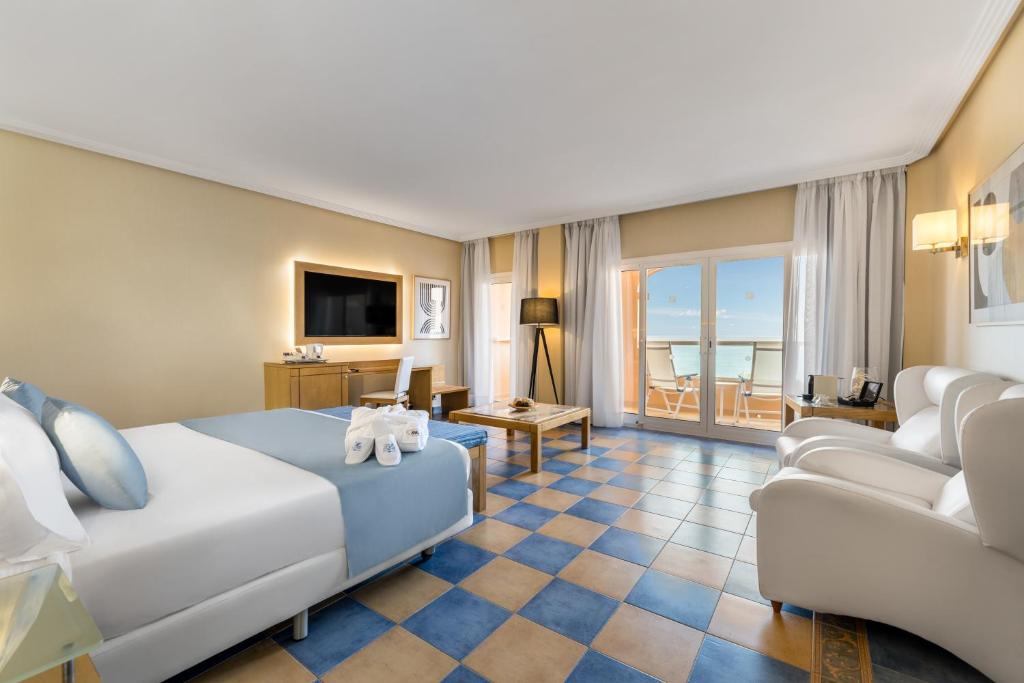 Elba Sara Beach & Golf Resort - 