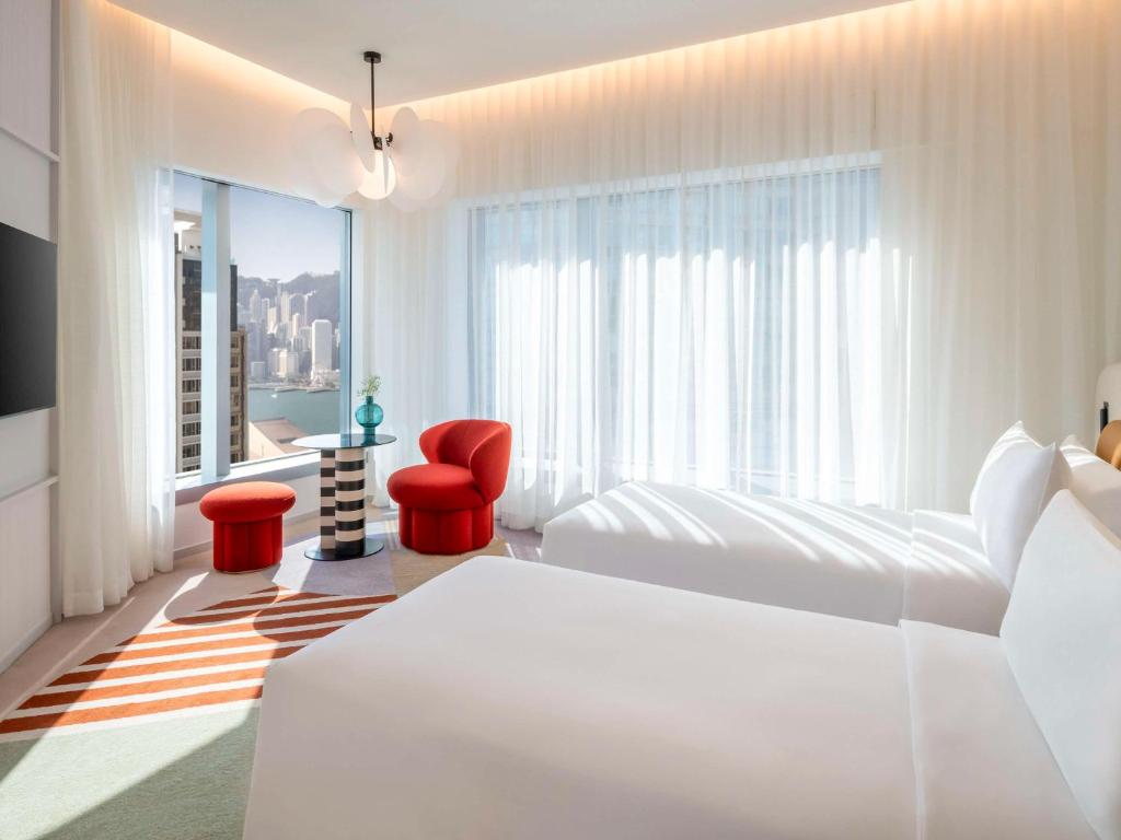 Mondrian Hong Kong 객실 침대