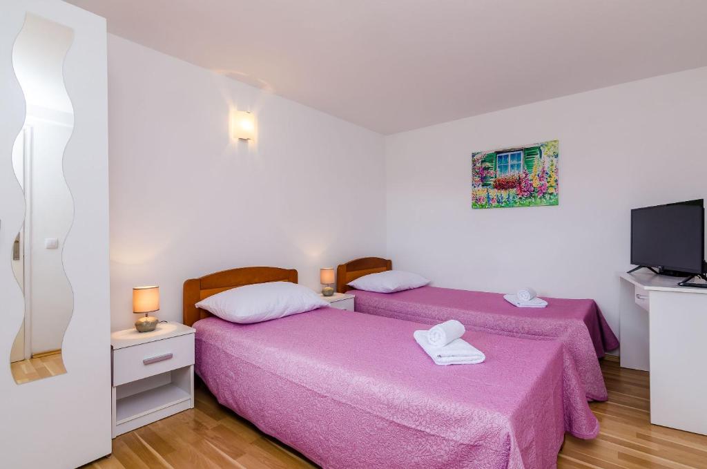 Apartments & Room Lino - 7