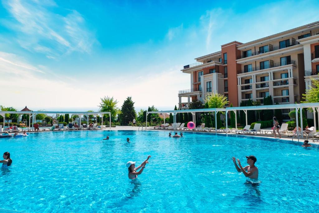 Bazén v ubytování Prestige Fort Beach - Full Board nebo v jeho okolí