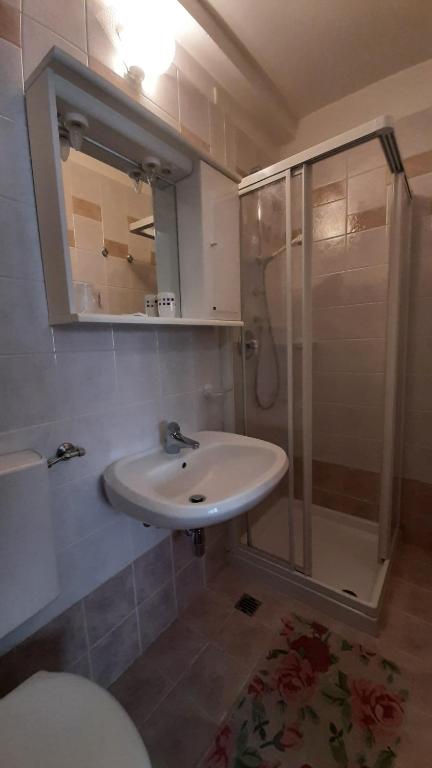 Koupelna v ubytování Albergo Bar Ristorante Da Gina