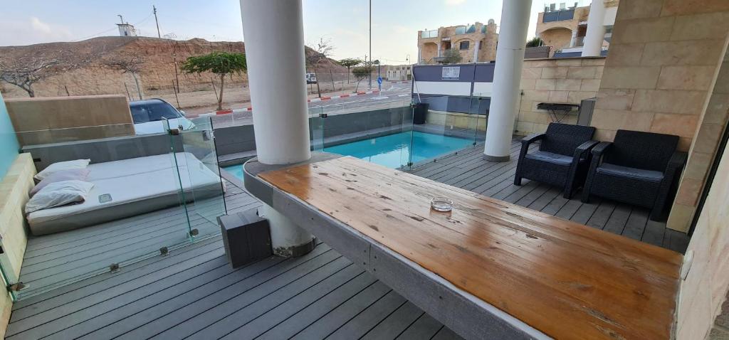 Bazén v ubytování Amdar Holiday Apartments with private pools nebo v jeho okolí