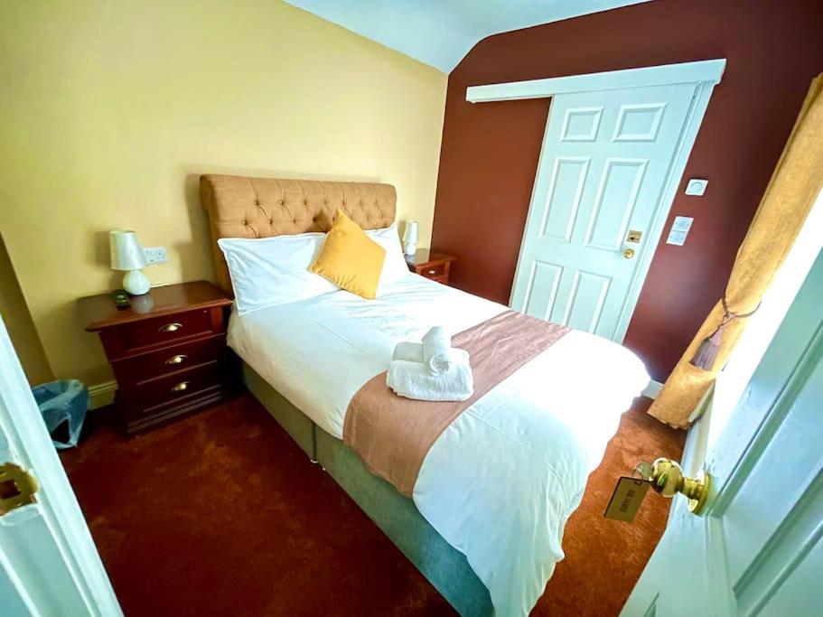 Postel nebo postele na pokoji v ubytování The Sardinian Guesthouse (6 Bedrooms)
