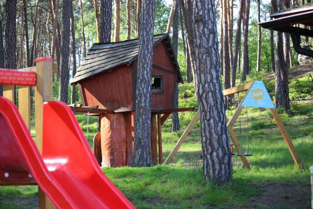 Herní místnost nebo prostor pro děti v ubytování Remote Work Friendly Zahradní apartmán u jezera