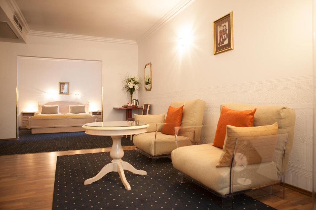 Posezení v ubytování Arthotel ANA Gala