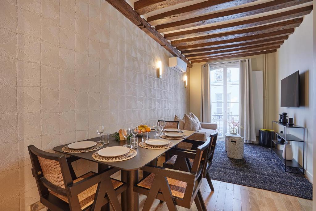 Residence Center of Paris by Studio prestige - Two-Bedroom Apartment