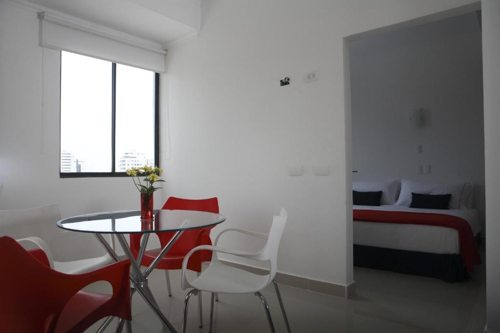 Postel nebo postele na pokoji v ubytování Zalmedina Hotel