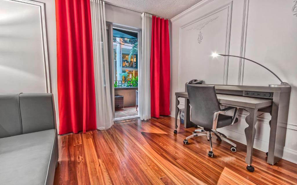 Hôtel Plaza Québec par JARO - Resim 38