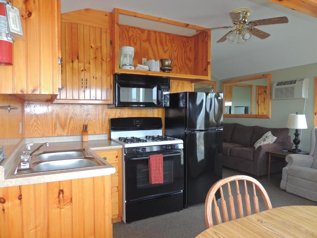 Angel Rock Waterfront Cottages - Cottage #6