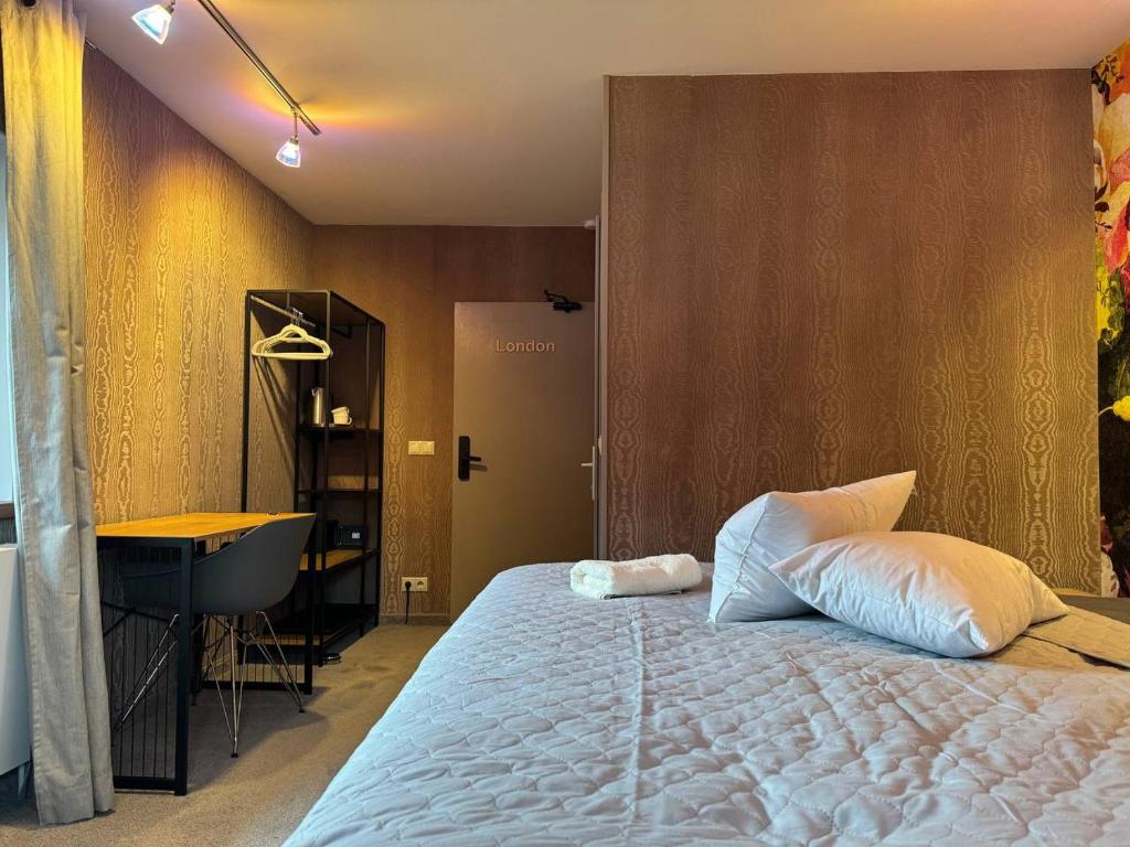 Two Brothers Inn - 11