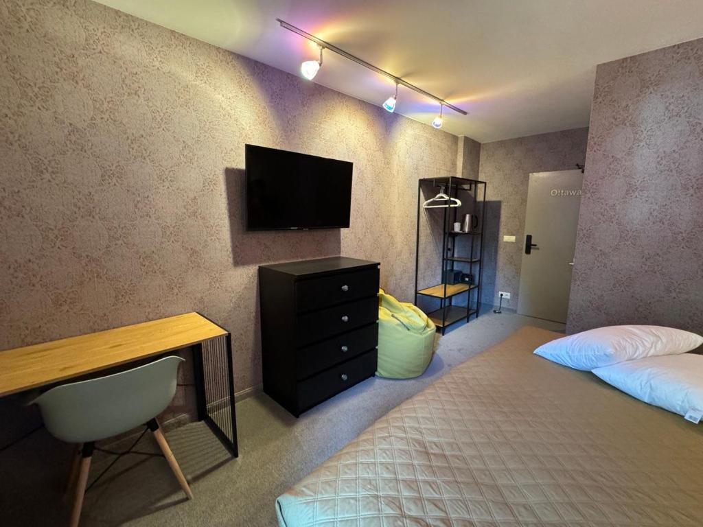 Two Brothers Inn - 15