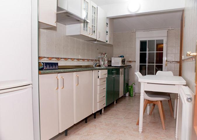 Kuchyň nebo kuchyňský kout v ubytování Apartamento La Relojera 1