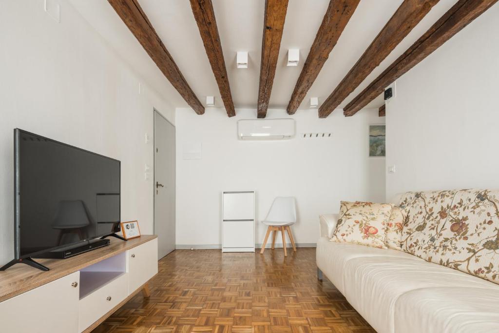 Goodwind Venice Apartments - Two-Bedroom Apartment
