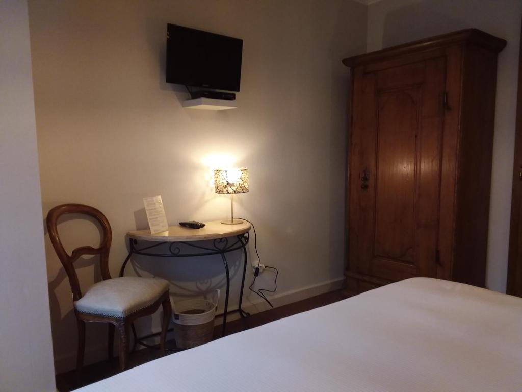 La Maison Fleurie - Habitación Doble Con Baño Privado
