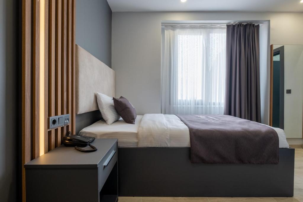 FLY POINT AIRPORT HOTEL - 9