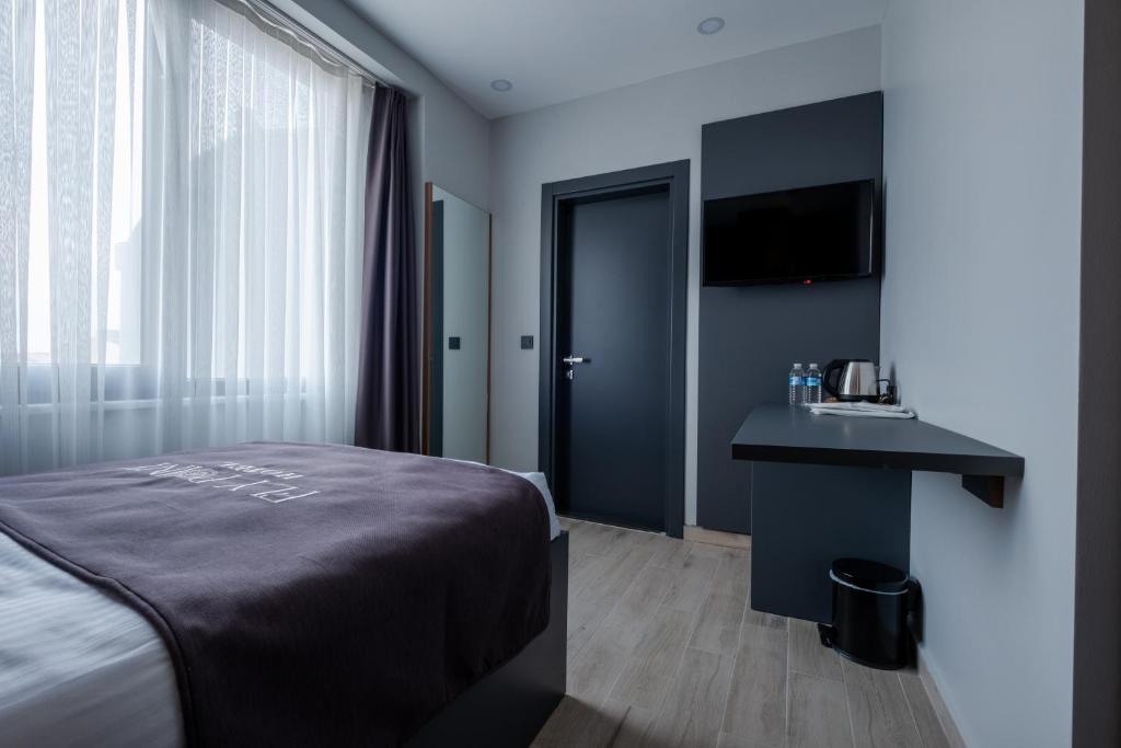 FLY POINT AIRPORT HOTEL - 10