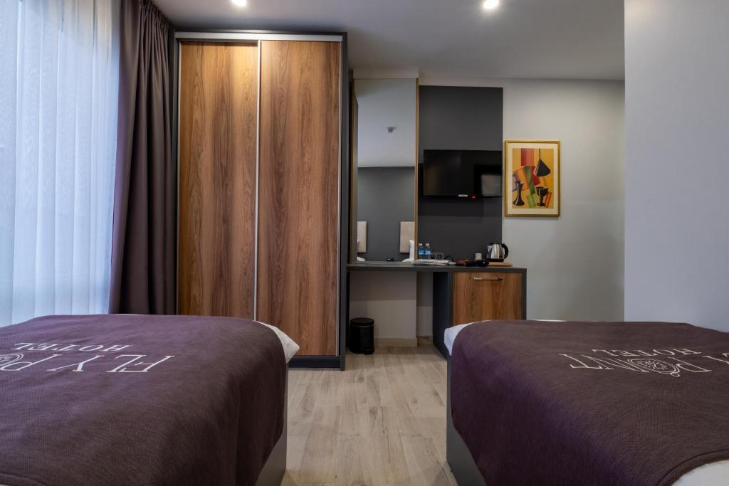 FLY POINT AIRPORT HOTEL - 17