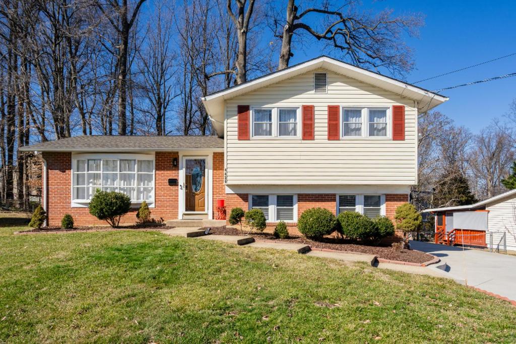 Φωτογραφία από το άλμπουμ του Beautiful Modern 4bed/2.5bath House σε Annandale