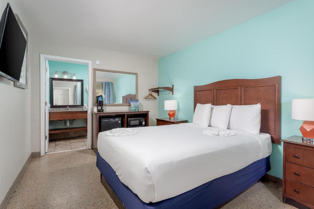 Bikini Beach Resort - King Room