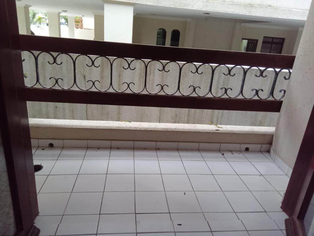 Фотография из галереи POUCOS PASSOS da PRAIA da Enseada, MELHOR praia do Guaruja e ao lado de vários estabelecimentos, podendo fazer tudo a pé ! в городе Гуаружа