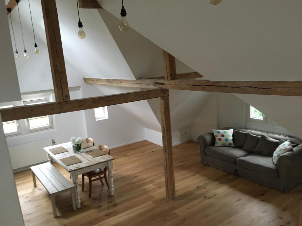 Posezení v ubytování Loft Apartment in Central Zug