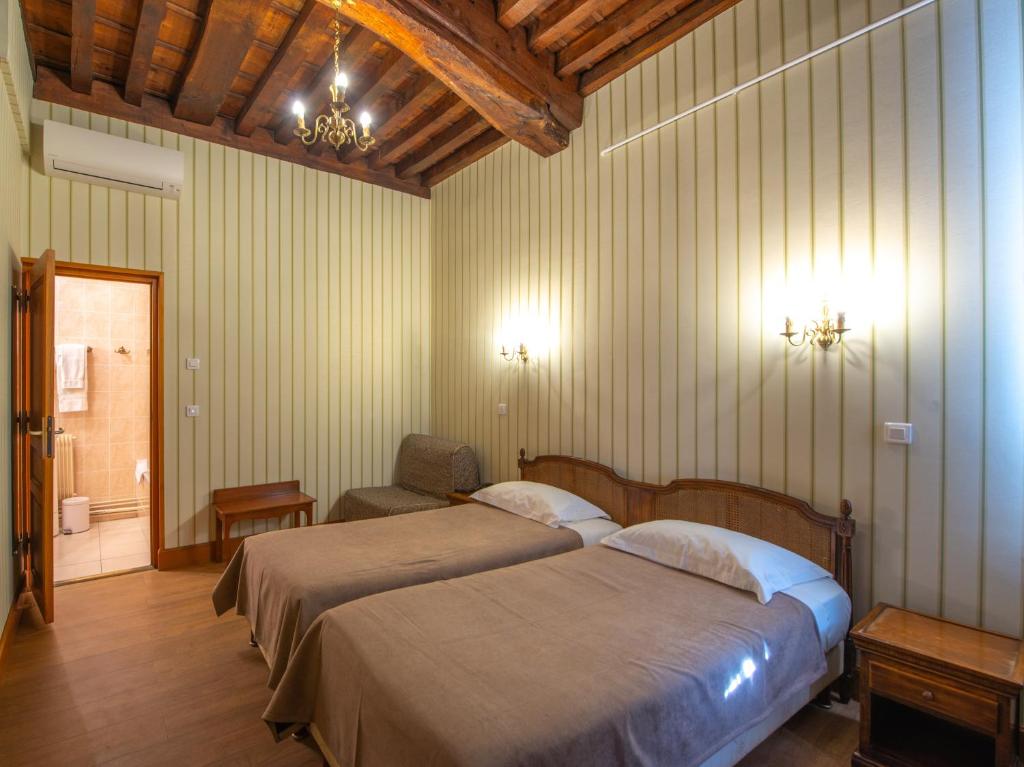 Logis Hotel de La Cloche - Quarto Twin Standard