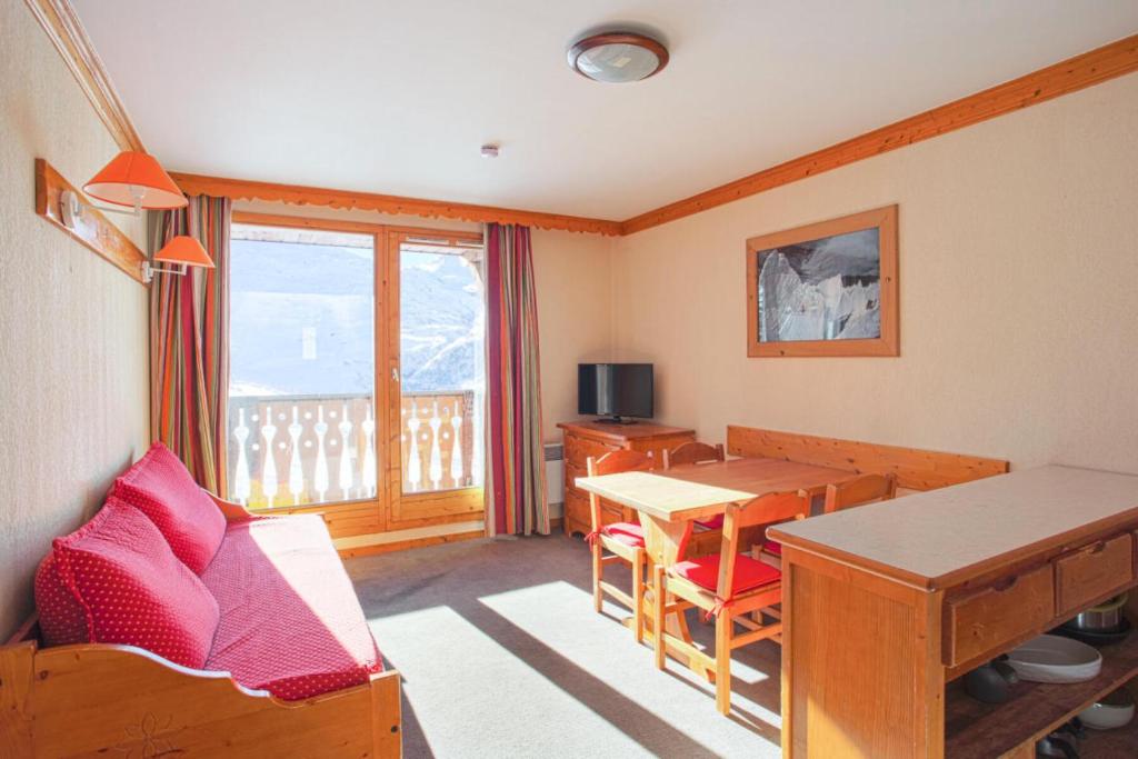 Μια τηλεόραση ή/και κέντρο ψυχαγωγίας στο Résidence Les Valmonts - maeva Home - 2 pièces 4 Personnes Sélection MAE-9471