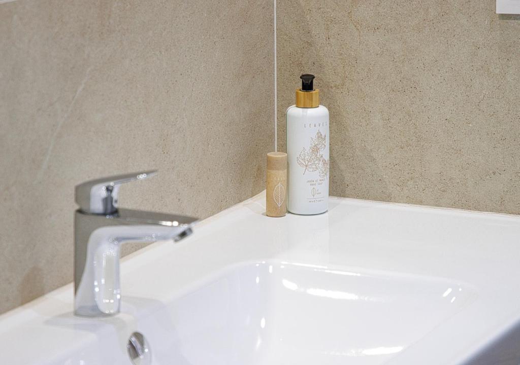 VALOLA Boutique Rooms - 12