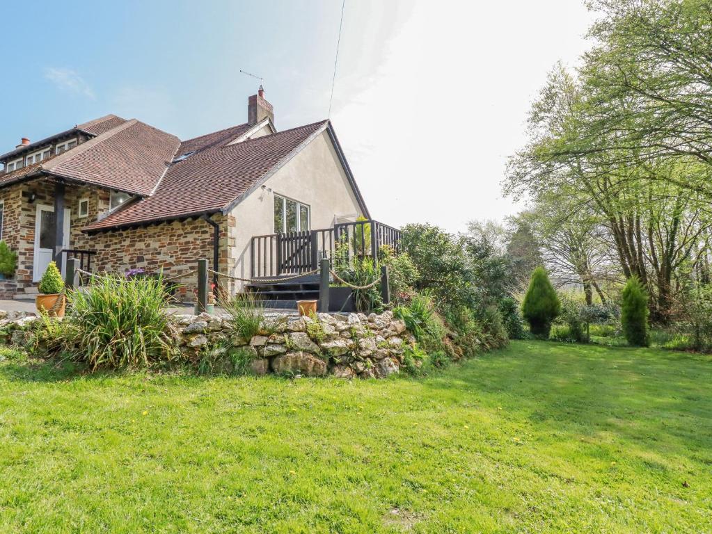 Little Oaklands, Lostwithiel (updated prices 2024)