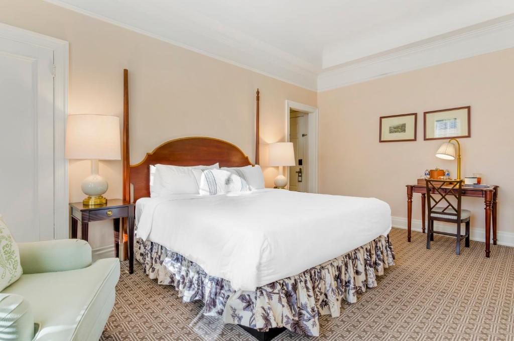 The Omni Homestead Resort & Spa - Deluxe King Room