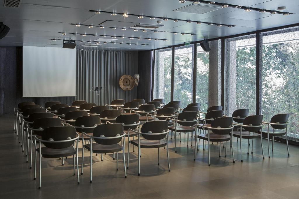 Life Gallery Athens - Resim 38