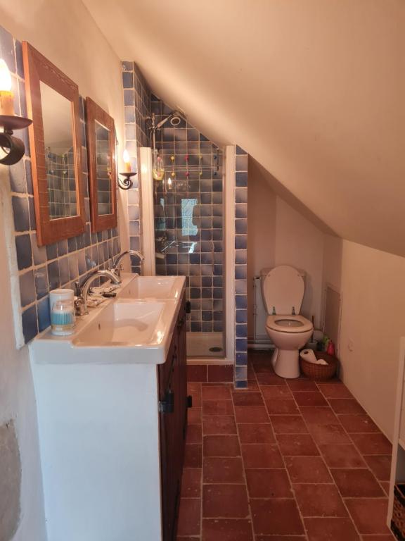 Zdjęcie z galerii obiektu Manoir de la Beuneche - location de chambres w mieście Guécélard