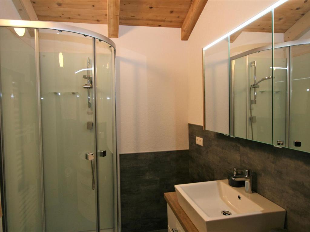 Koupelna v ubytování Apartment Johann by Interhome