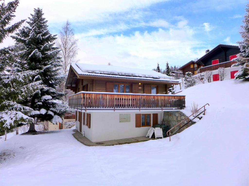 Chalet Chalet Larix by Interhome v zimě