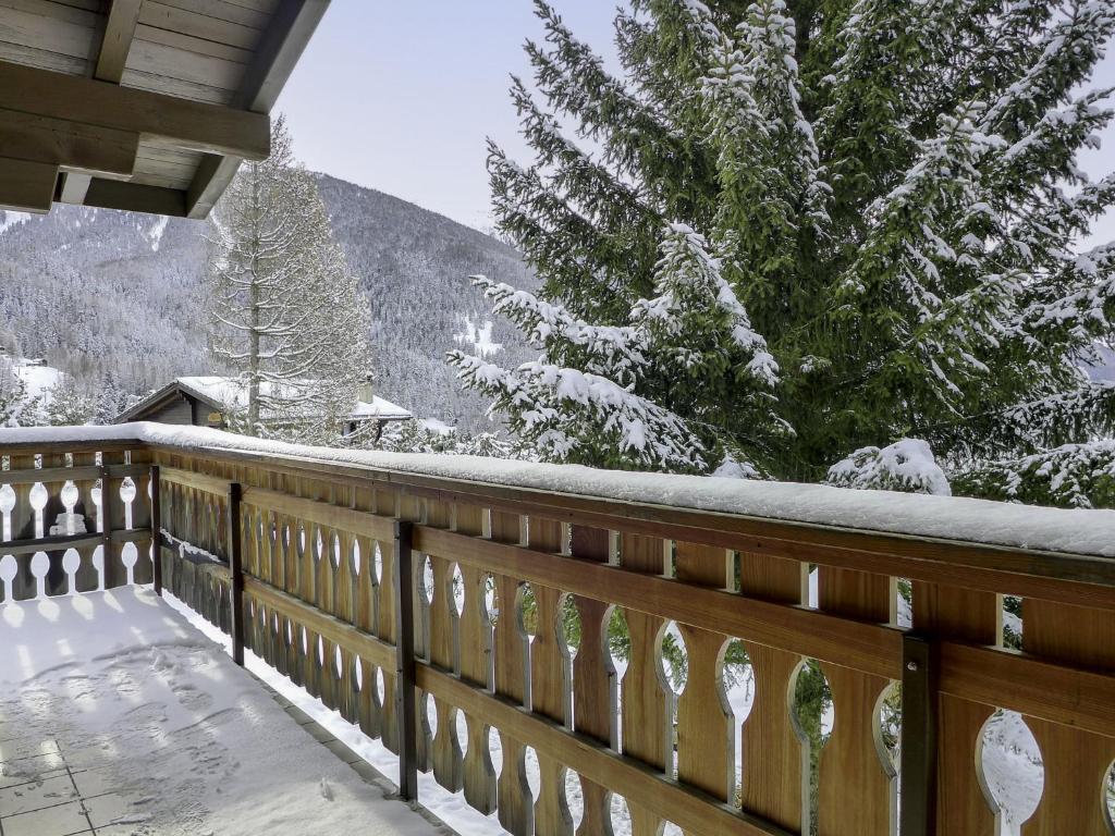 Chalet Chalet Larix by Interhome v zimě