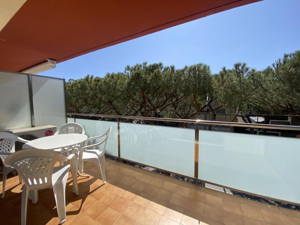 Balkoni atau teres di Apartment Sant Marc by Interhome
