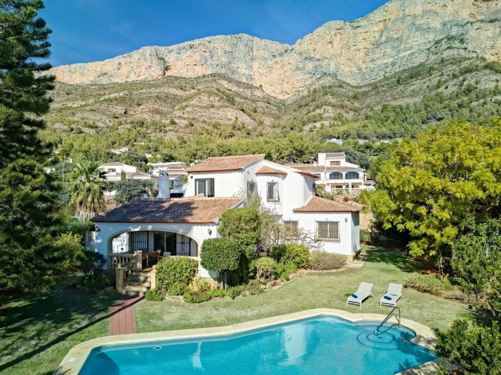 Holiday Home Villa del Tauro by Interhome